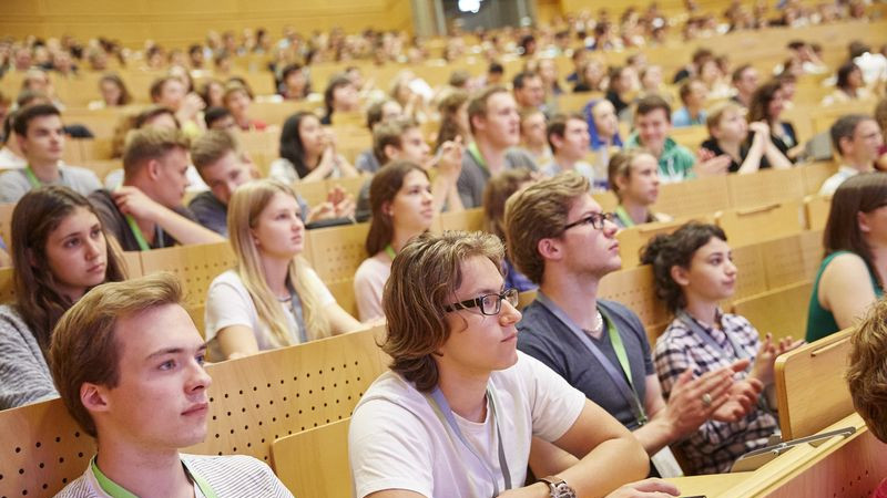 Der (etwas andere) Kongress: Hamburger Schüler organisieren Wissenschaftskongress für Schüler