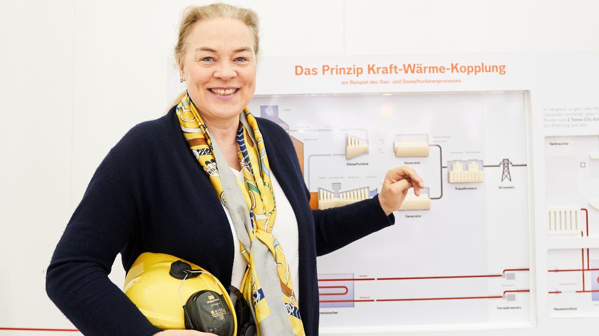 Operateurin am offenen Herzen